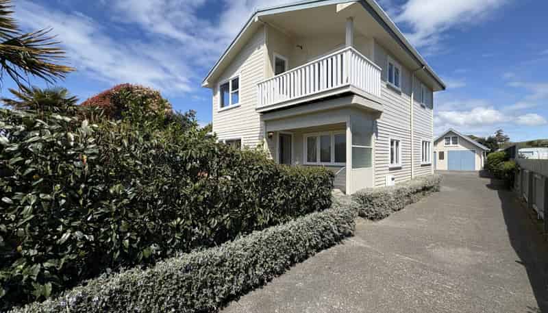 298 Clifton Road, Te Awanga