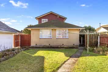 33 Frensham Crescent, Woolston