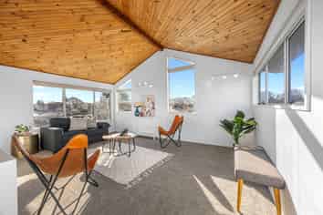 33 Frensham Crescent, Woolston