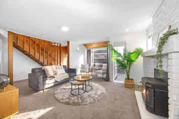 33 Frensham Crescent, Woolston