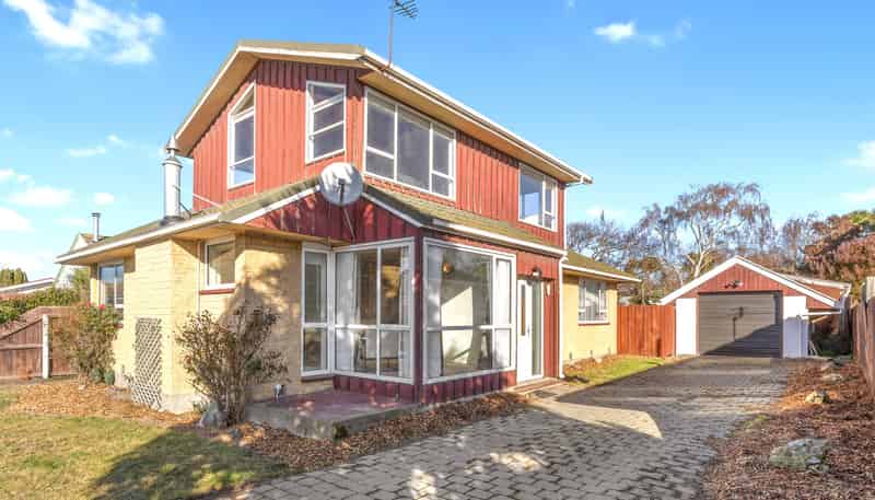 33 Frensham Crescent, Woolston