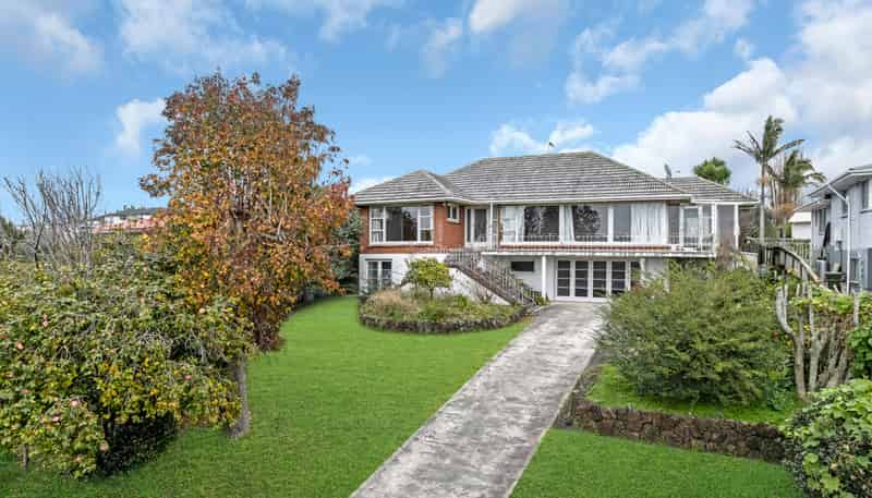 19 Chatsworth Crescent, Pakuranga Heights