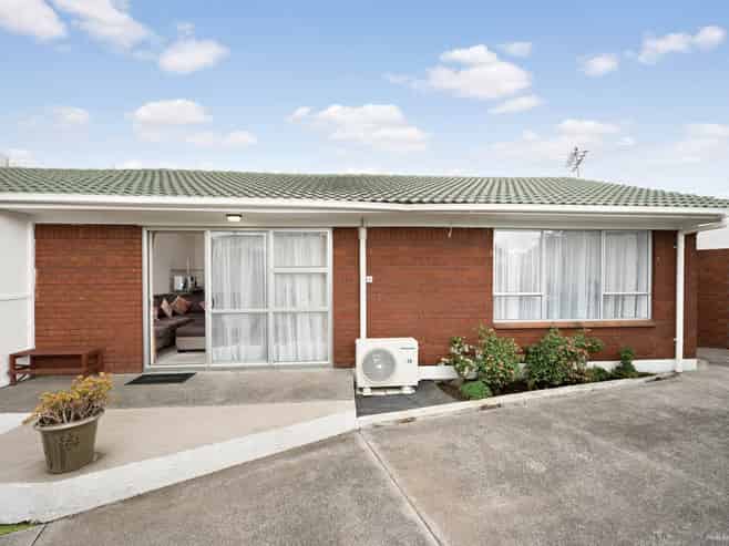 2/9 Cooper Place, Papakura