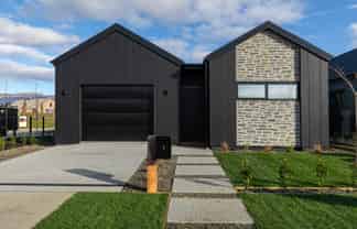1 Booth Drive, Cromwell