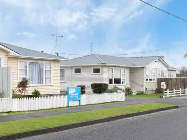 17 Essex Street, LEVIN