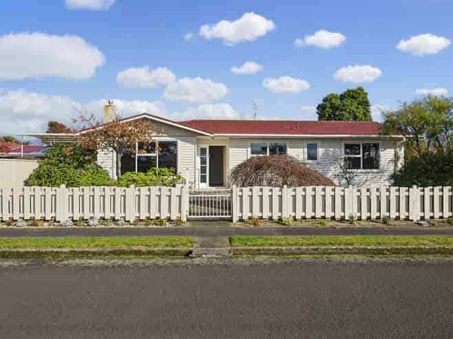 2 Grey Street, Levin