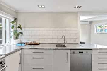 32 Holloway Road, Aro Valley