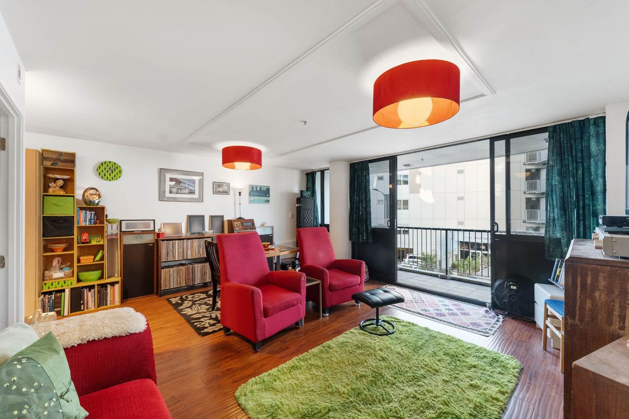 Freehold Oversized 1-Bedder Steps to the Rail Loop - Widok 4