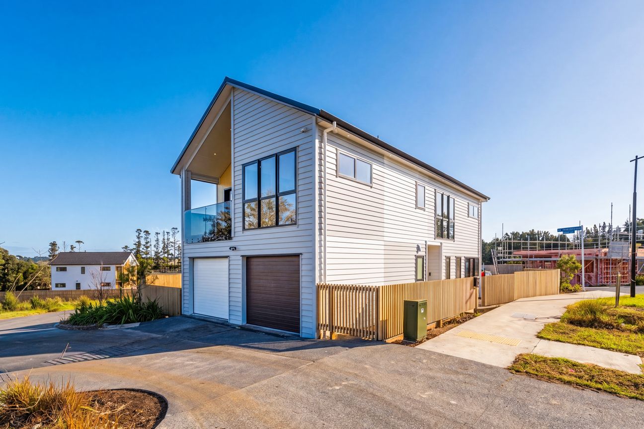 Stand-Alone Home With Double Garage - Widok 2