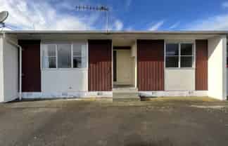 366B Botanical Road, West End