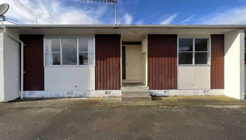 366B Botanical Road, West End