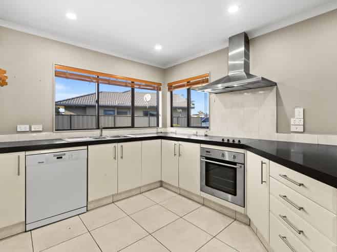 18 Newbury Place, Taradale