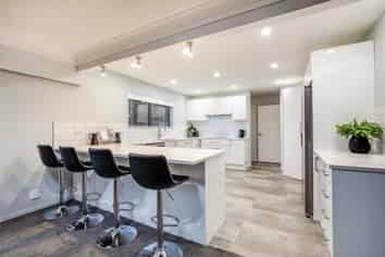 7 King Charles Drive, Kingsley Heights