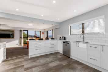 7 King Charles Drive, Kingsley Heights