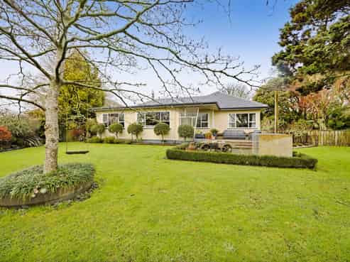 1156 East Road, Stratford