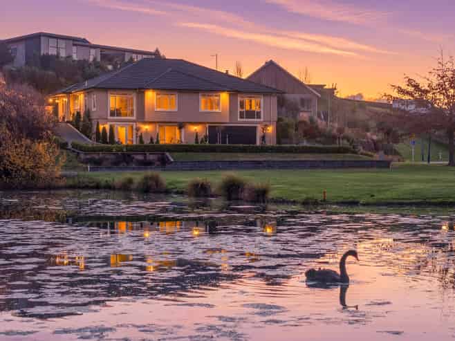 12 Avignon Place, Fairhall