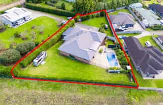 21 Pyle Road East, One Tree Point