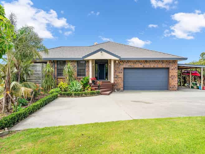 21 Pyle Road East, One Tree Point