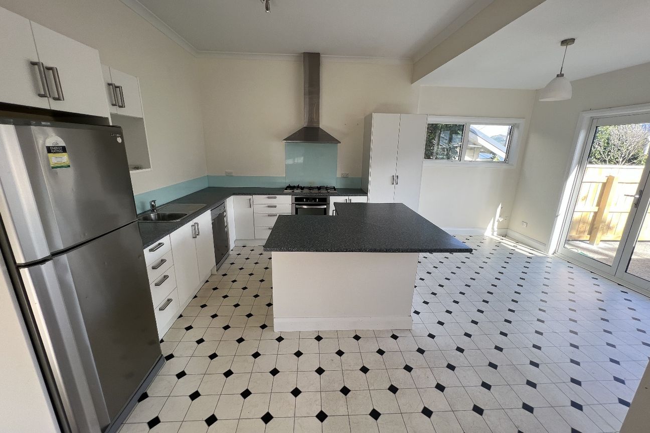 SPACIOUS 4x BEDROOM: – pohled 2