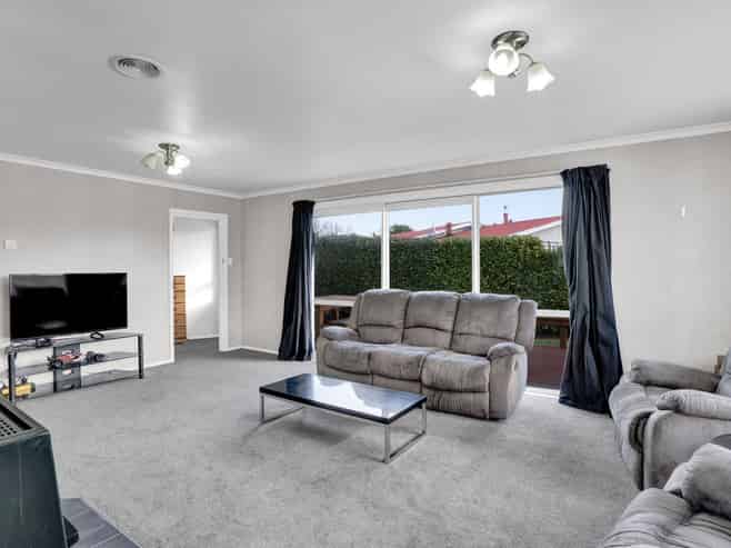 15 Rosalind Street, Stratford