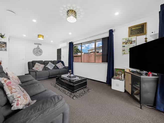 2/14 Bendale Place, Papatoetoe