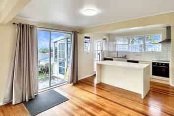 4243 Great North Road, Glendene