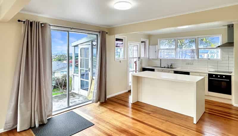 4243 Great North Road, Glendene
