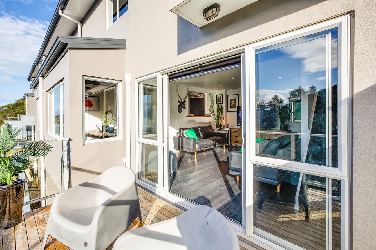 Funky, Stylish Living with Spectacular Views! – další