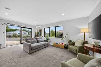 3 Huia Way, Featherston