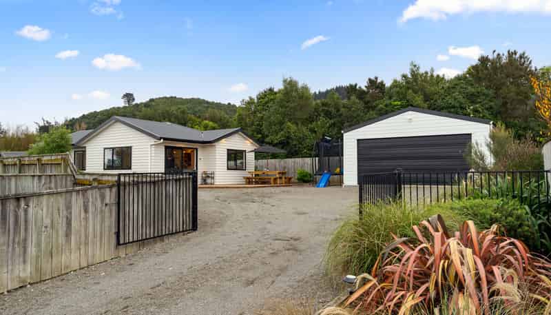 3 Huia Way, Featherston