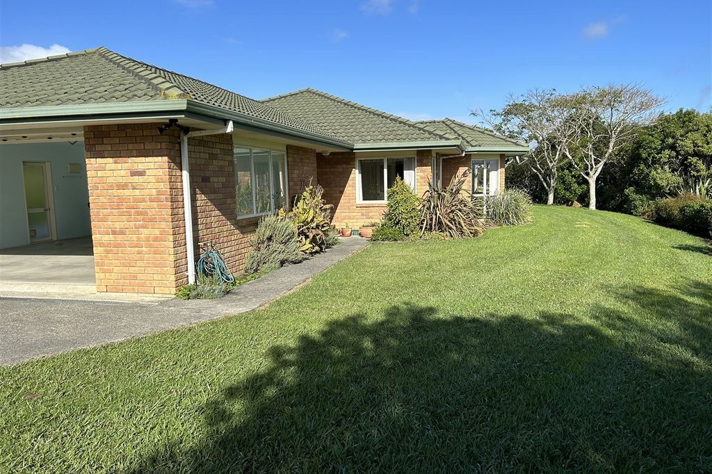 Spacious 4-Bedroom Family Home Semi-Rural Mangawhai 1