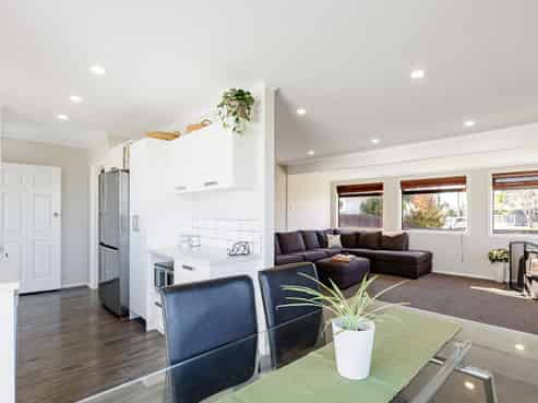 17 Harold Holt Avenue, Onekawa