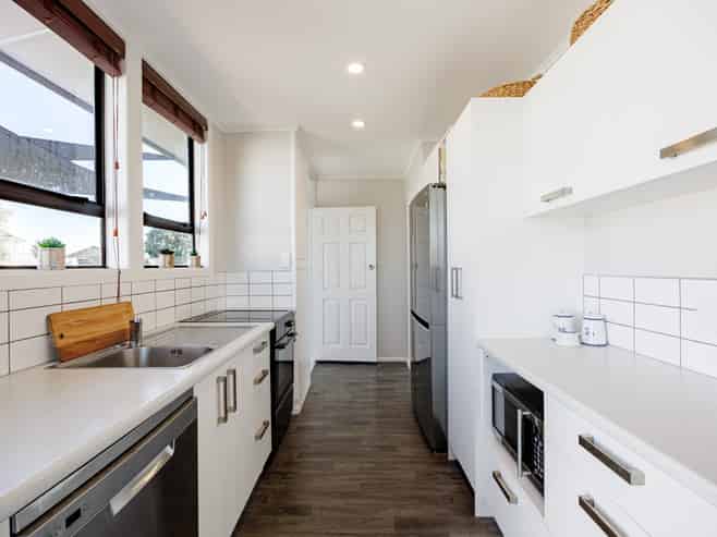 17 Harold Holt Avenue, Onekawa