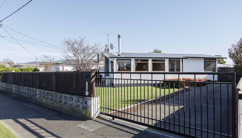 17 Harold Holt Avenue, Onekawa