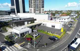 A-grade Takapuna showroom/trade retail
