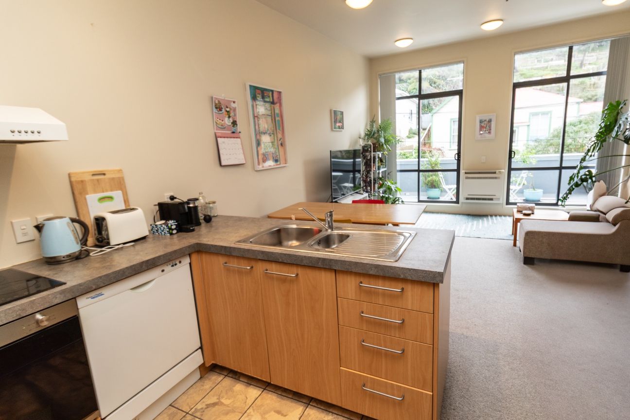 Top-Floor Apartment - Więcej