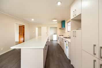 17 Bodi Place, Te Atatu South