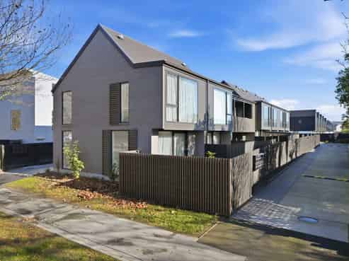 4-8/7 Grove Road, Addington