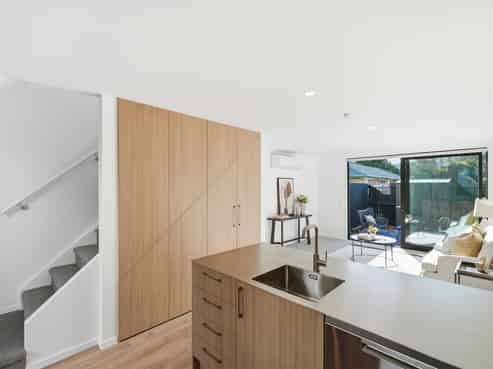 4-8/7 Grove Road, Addington