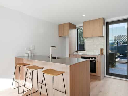 4-8/7 Grove Road, Addington
