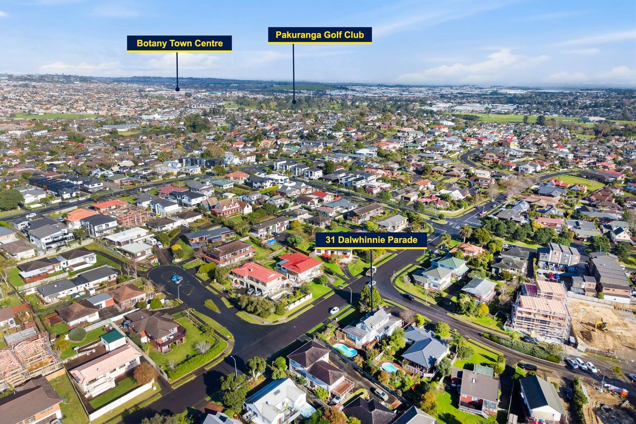 718 m² Corner Site with Sea & City Views – MHU - Vista 5