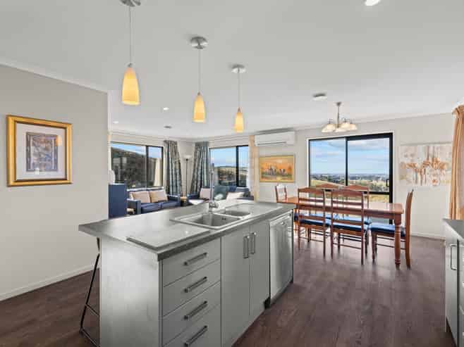 97 Campions Road, Cust
