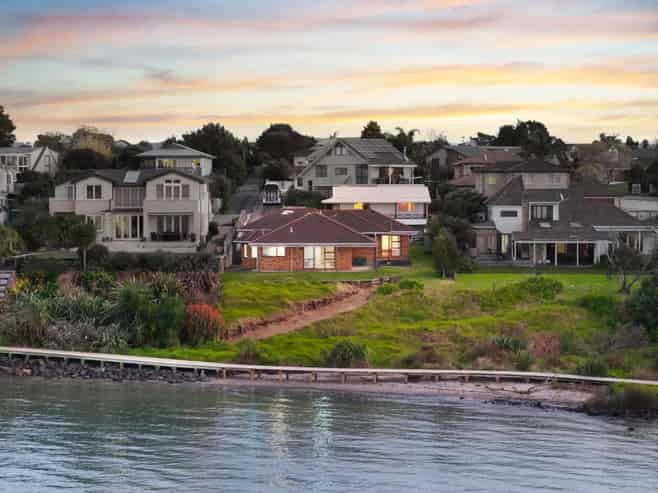 54 Spinnaker Drive, Te Atatu Peninsula
