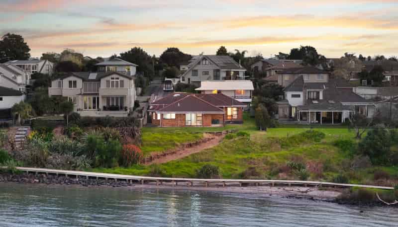 54 Spinnaker Drive, Te Atatu Peninsula