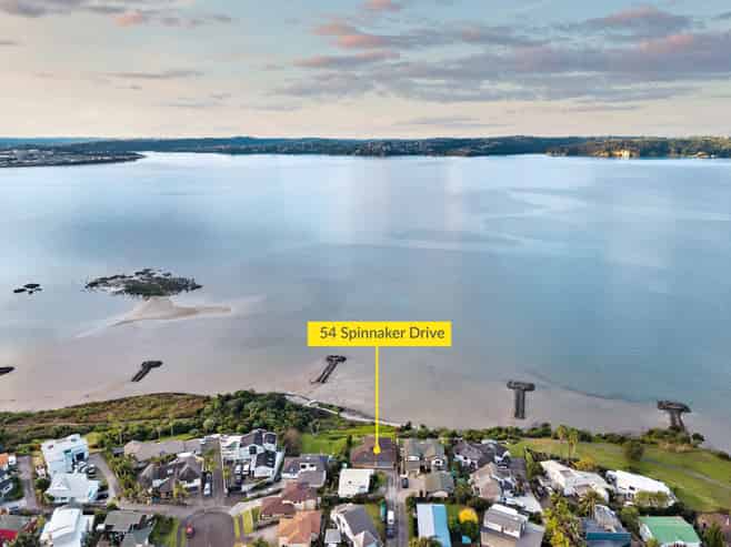 54 Spinnaker Drive, Te Atatu Peninsula