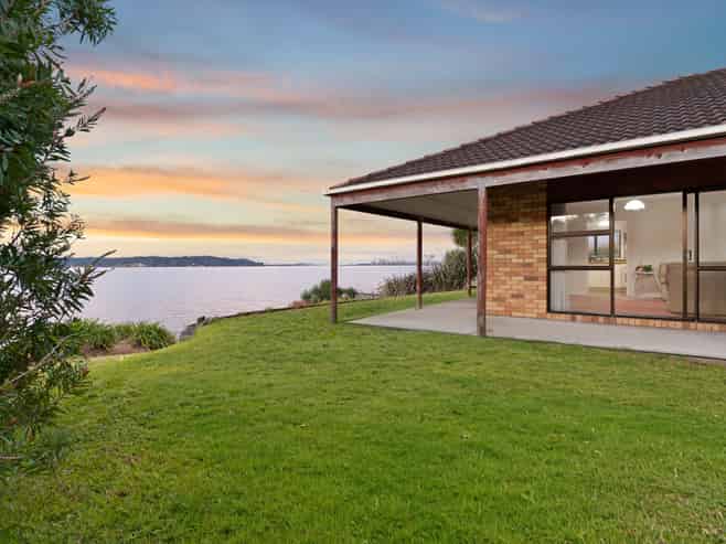 54 Spinnaker Drive, Te Atatu Peninsula