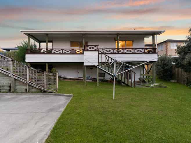 54 Spinnaker Drive, Te Atatu Peninsula