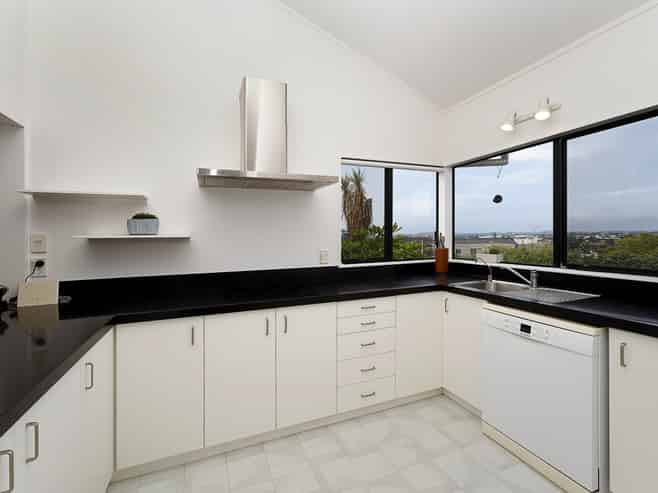 112 West Harbour Drive, West Harbour