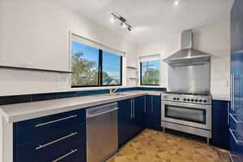 166 Otumoetai Road, Brookfield