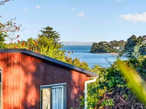 504 Beach Road, Murrays Bay